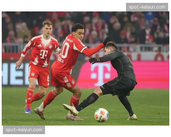 德甲球队角球战术多样化，近门柱与远门柱策略并存