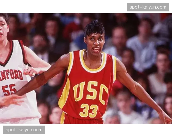 WNBA传奇球星丽萨·莱斯利的自传《中心地位》正式出版发行